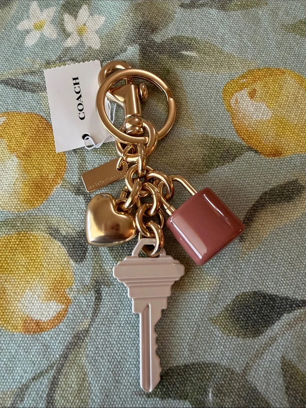 🔑🩷🔑 COACH KEY CLUSTER BAG CHARM KEYCHAIN 🔑🩷🔑  NWT 🔑🩷🔑
